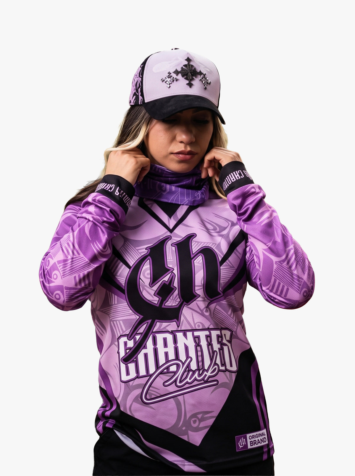 Jersey Chantes Club para mujer puesta en modelo
